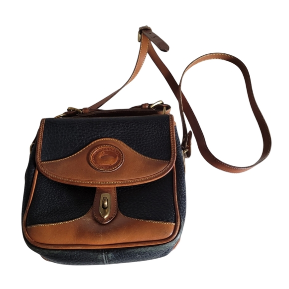 Vintage Dooney & Bourke Black AWL Square Carrier Messenger/Crossbody Bag - Picture 3 of 16